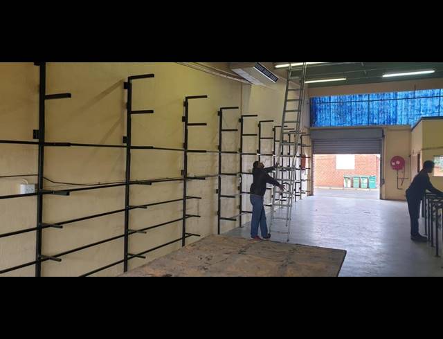 155M² WAREHOUSE TO LET IN GLEN ANIL